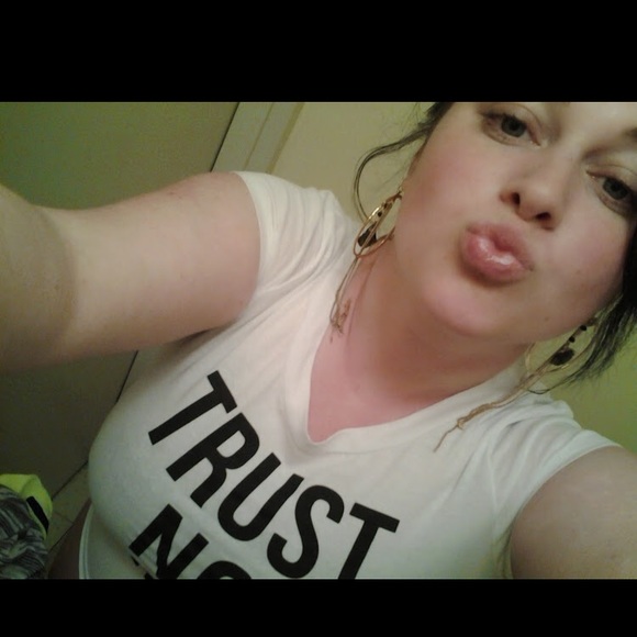 Meet your Posher, Sasabrina - Picture 1 of 1